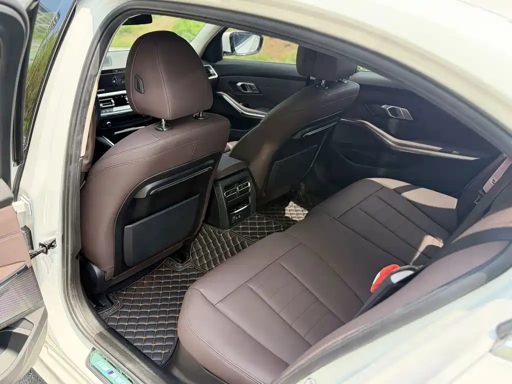 BMW 3 Series — миниатюра 11