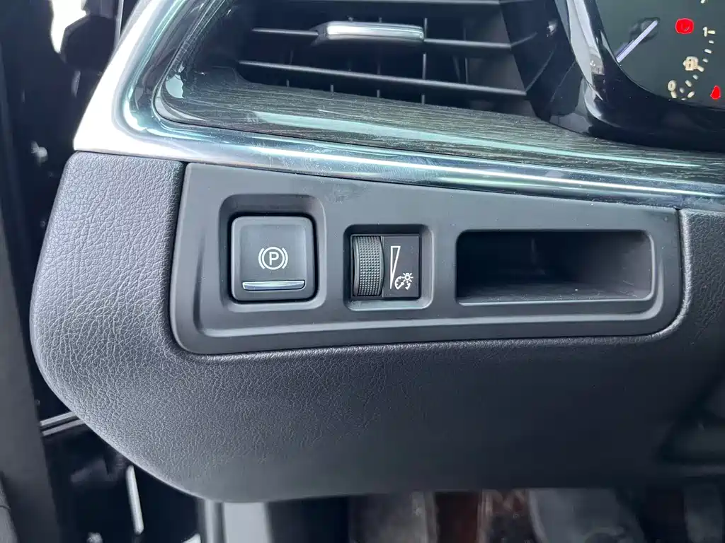 Cadillac XT5 — миниатюра 14