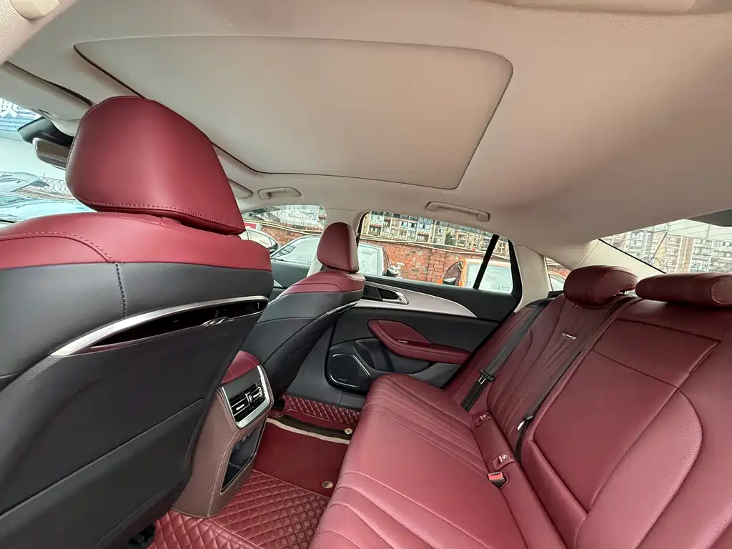 Hongqi Hongqi H5 — миниатюра 16