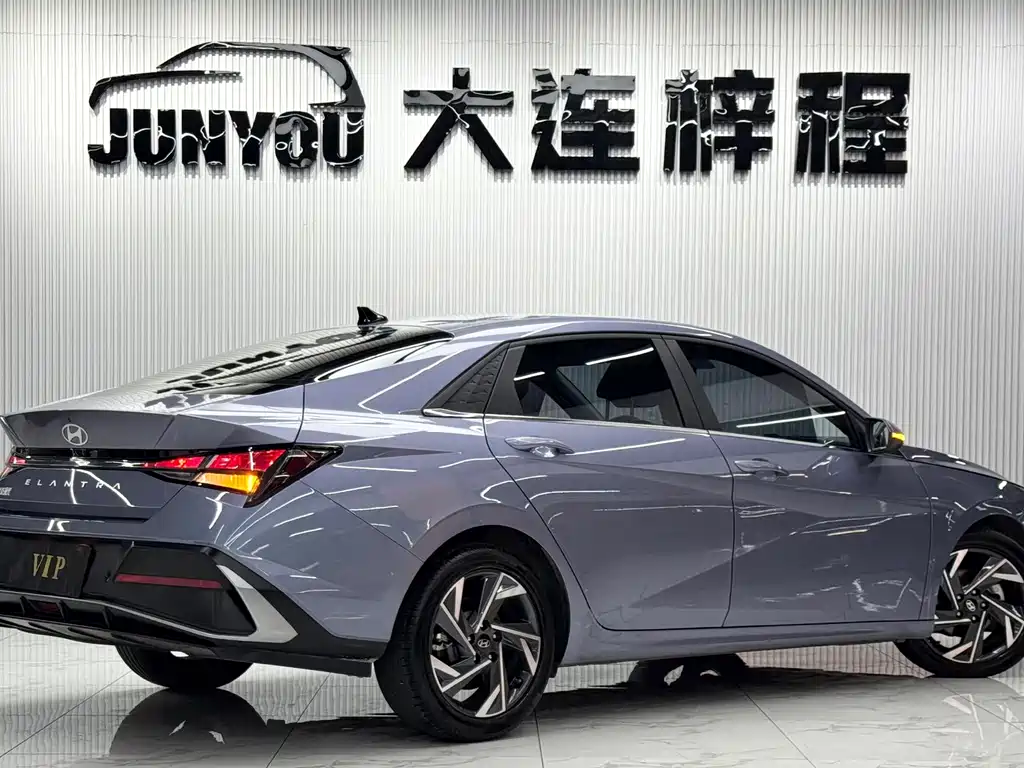 Hyundai Elantra — миниатюра 4