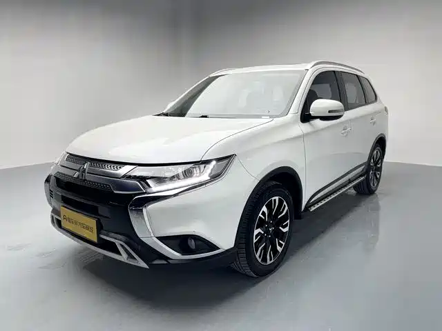 MITSUBISHI OUTLANDER 2020