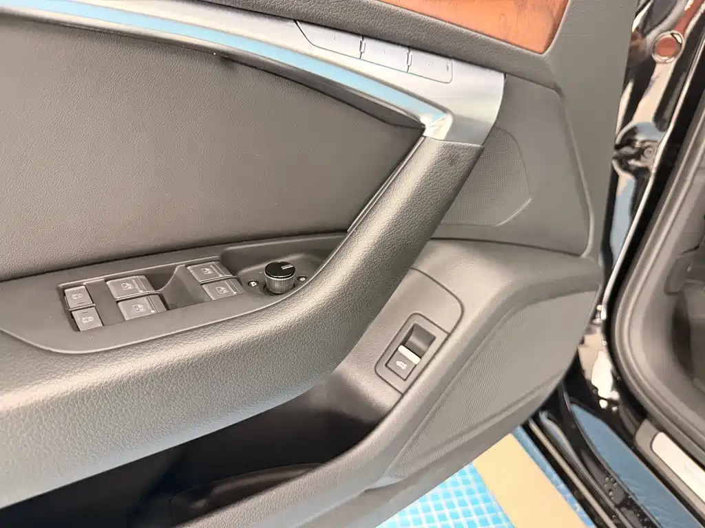 Audi A6L 2023 45 TFSI quattro Premium