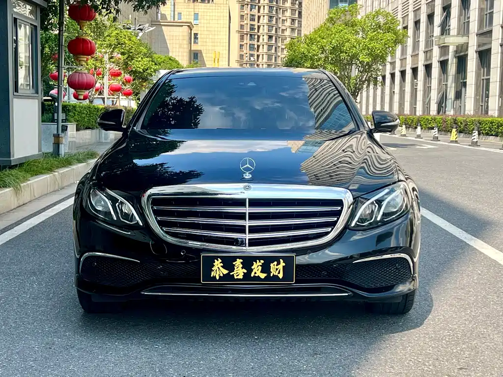 Mercedes-Benz E-Class — миниатюра 4