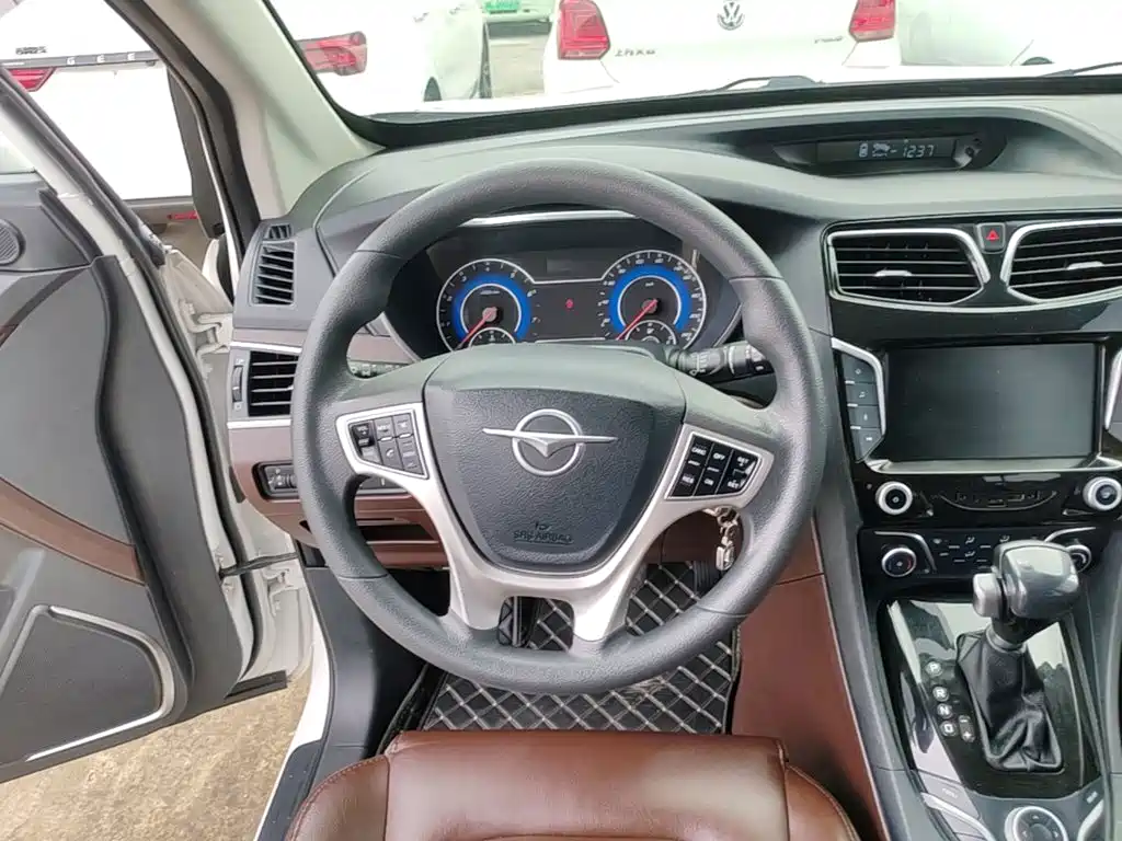 Haima Familia MPV — миниатюра 11