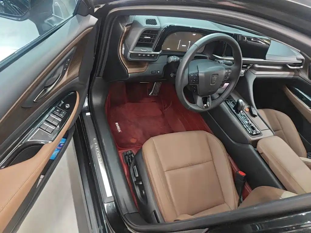 Toyota Crown (Import) — миниатюра 16