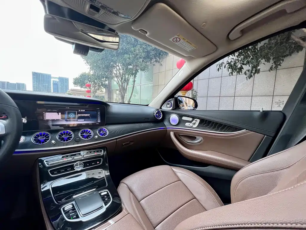 Mercedes-Benz E-Class — миниатюра 22