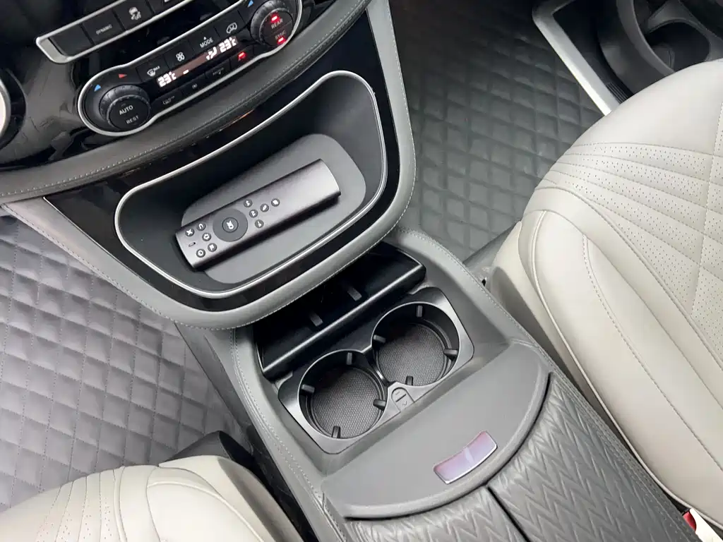 Mercedes-Benz Vito — миниатюра 15