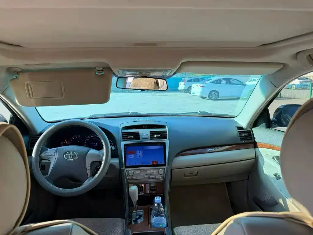 Toyota Camry — миниатюра 4