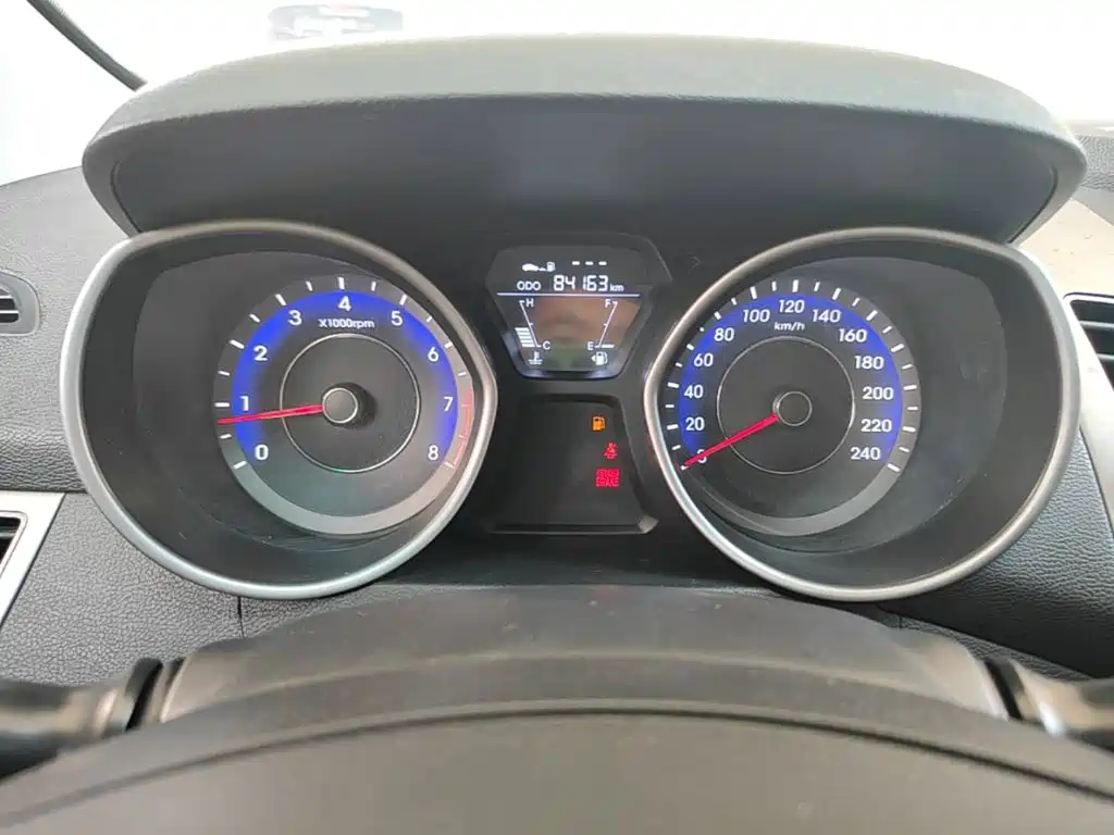 Hyundai Elantra Langdong — миниатюра 12