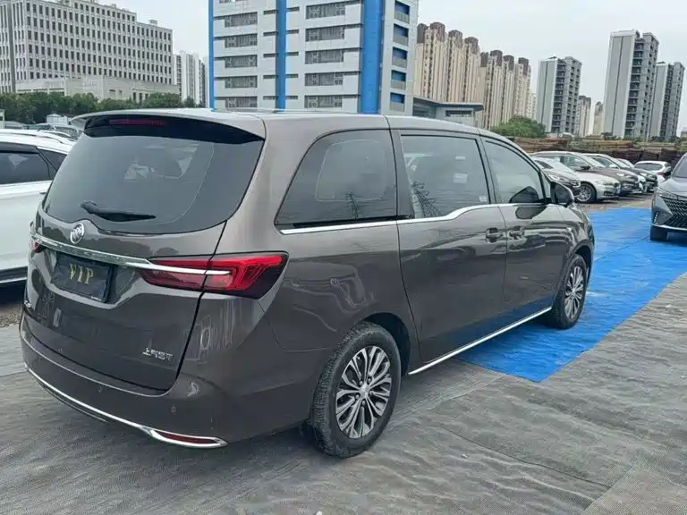 Buick GL8 — миниатюра 8