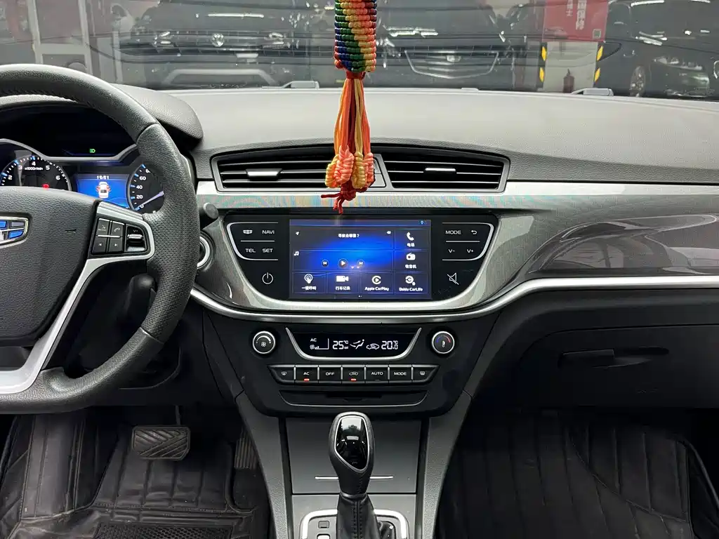 Geely Emgrand — миниатюра 25