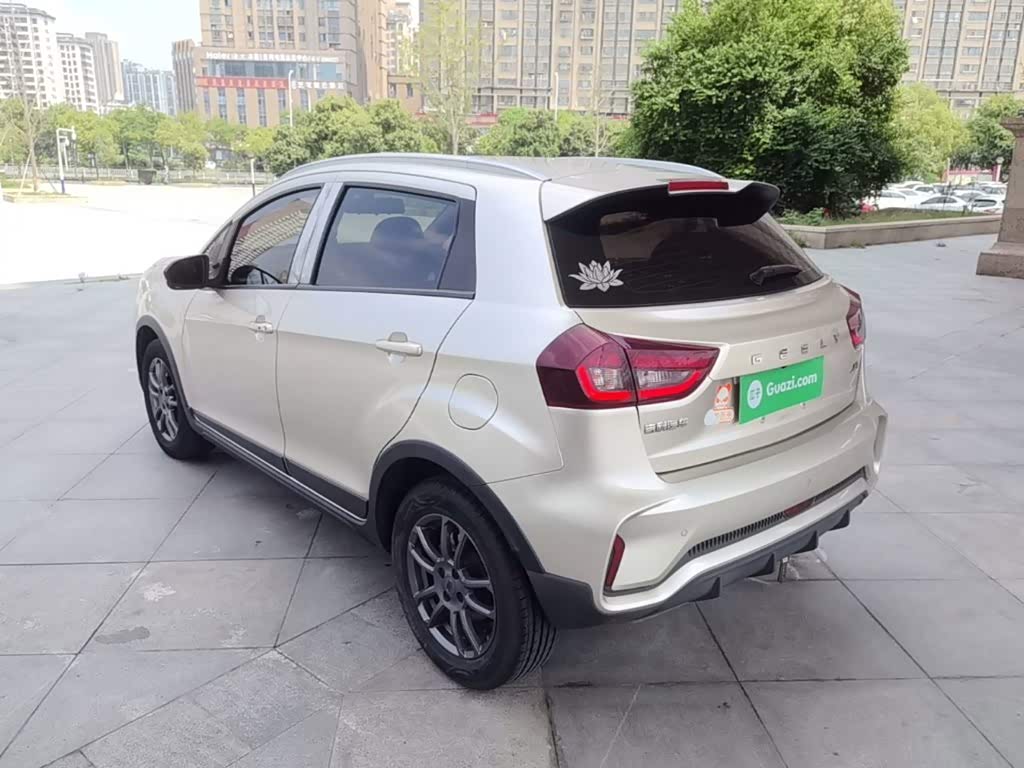 Geely Vision X3 1.5 л 2021 г. желто-оранжевый, пробег 36000 км