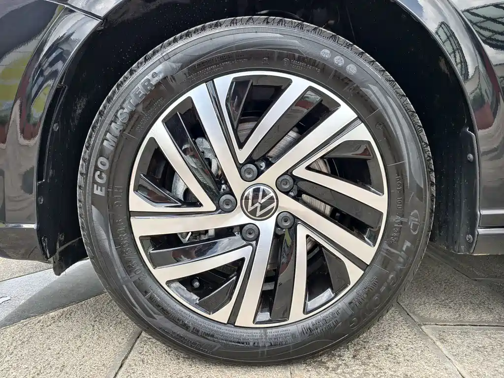 Volkswagen Lavida — миниатюра 5