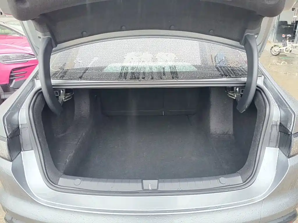 BYD Seal 05 DM-i — миниатюра 19
