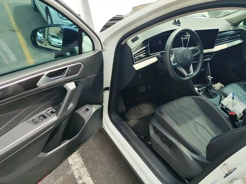 Volkswagen Tiguan L — миниатюра 16