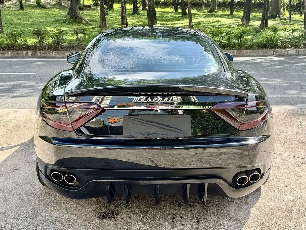 Maserati GranTurismo — миниатюра 8