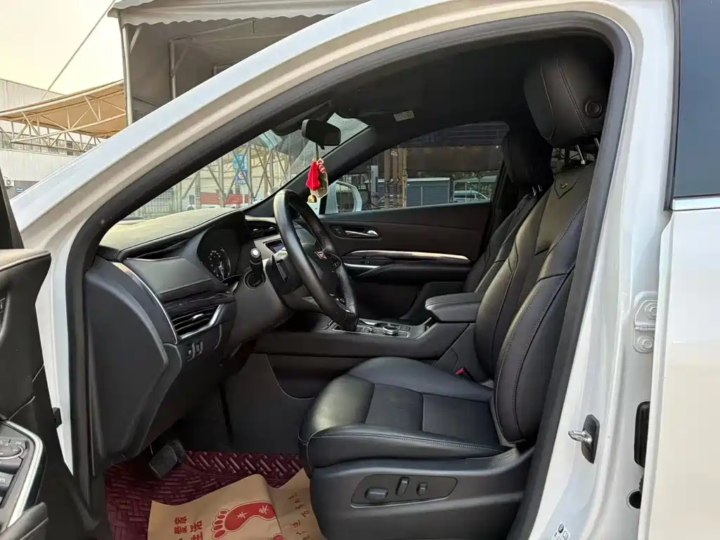 Cadillac XT4 — миниатюра 5