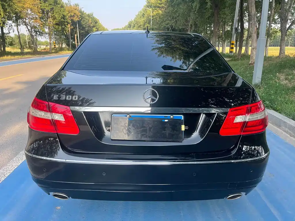 Mercedes-Benz E-Class (Import) — миниатюра 5