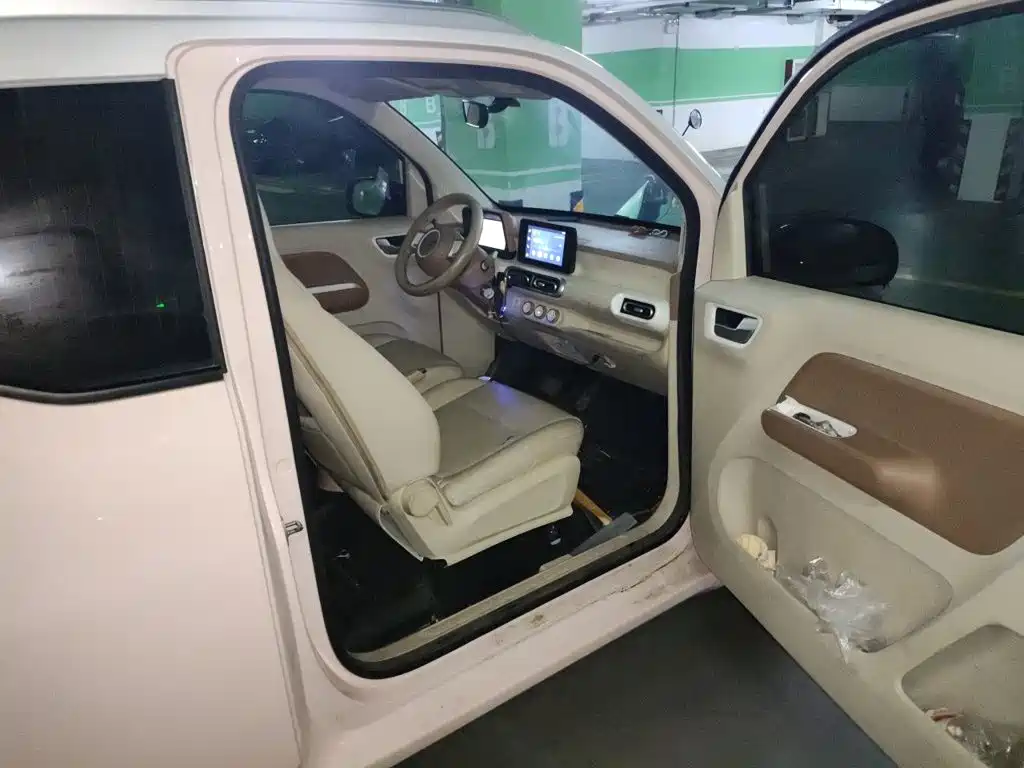 Wuling MINIEV — миниатюра 19