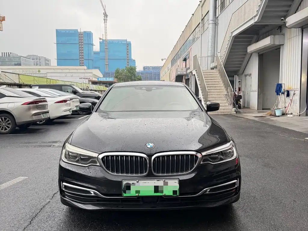 BMW 5 Series New Energy — миниатюра 8