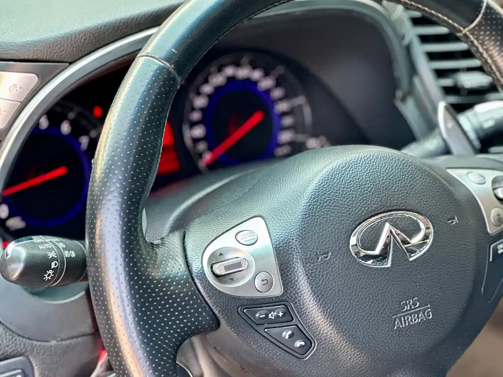 Infiniti FX — миниатюра 26