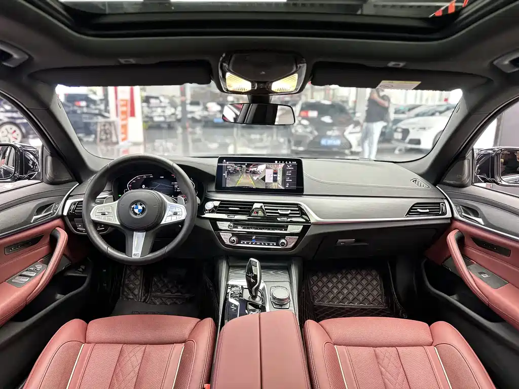 BMW 5 Series — миниатюра 6