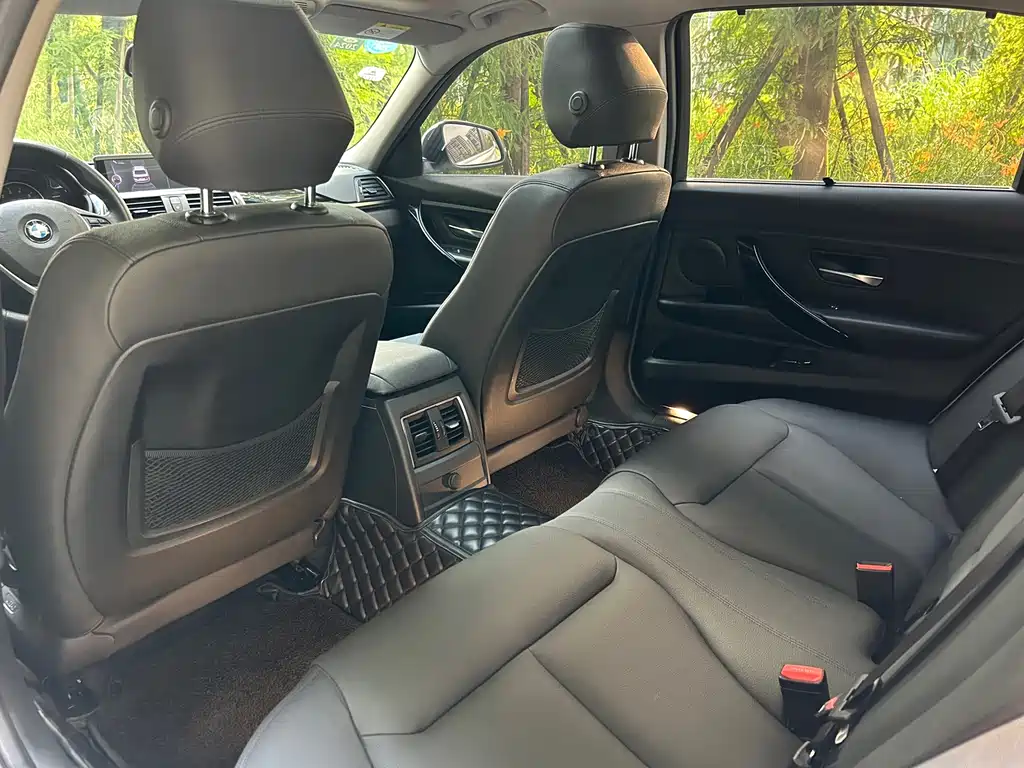 BMW 3 Series — миниатюра 10