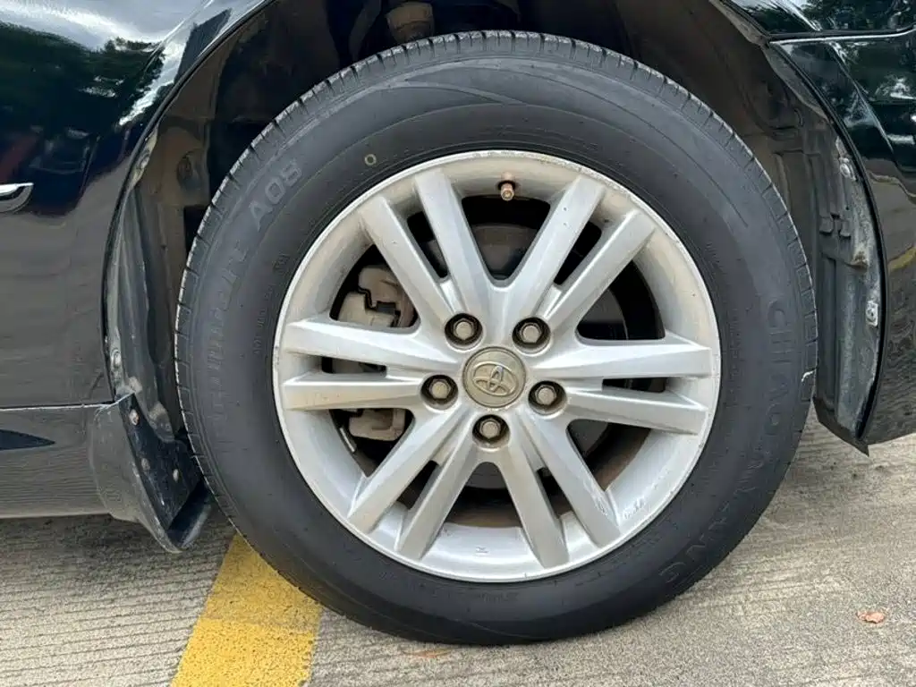 Toyota Reiz — миниатюра 10