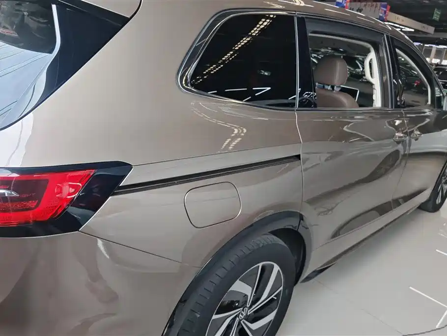 Volkswagen Viloran 2023 380TSI