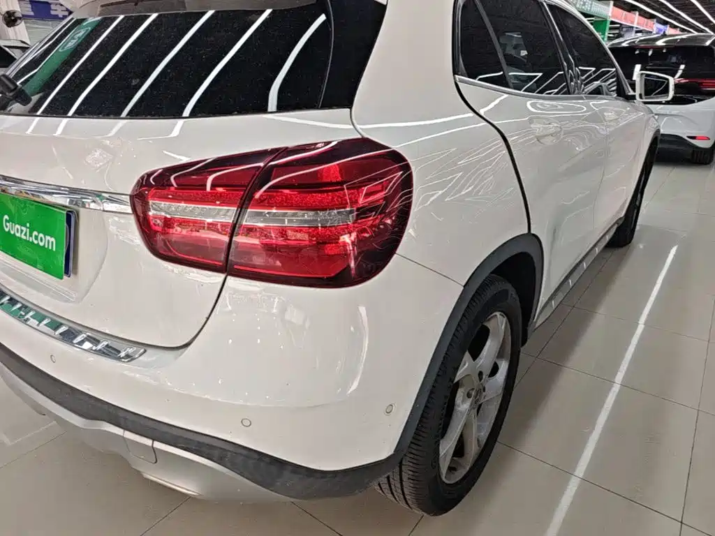 Mercedes-Benz GLA — миниатюра 8