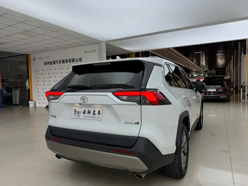 Toyota RAV4 — миниатюра 11
