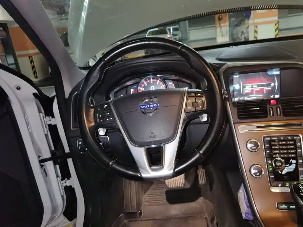 Volvo XC60 — миниатюра 3