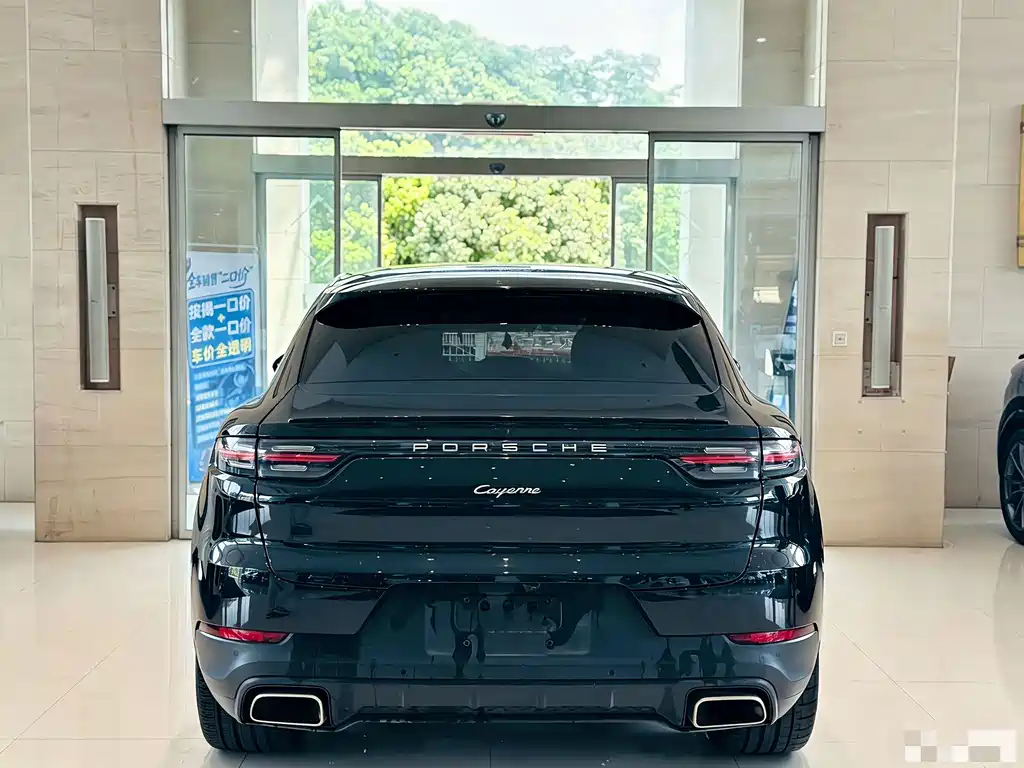 Porsche Cayenne — миниатюра 9