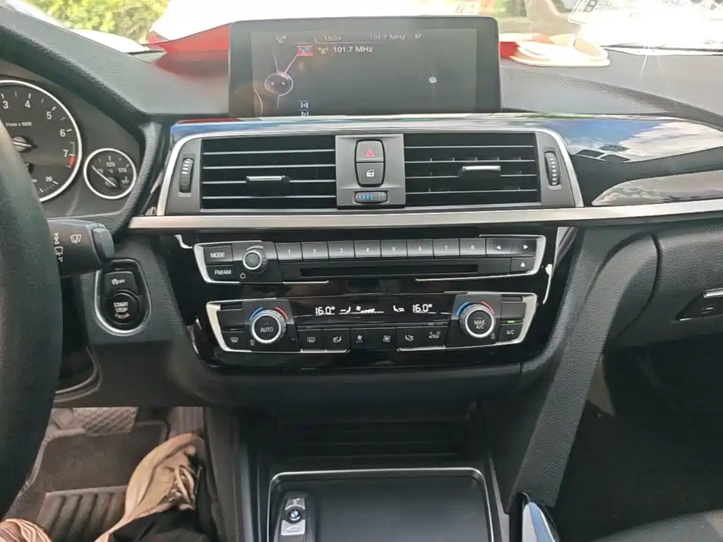 BMW 3 Series — миниатюра 13
