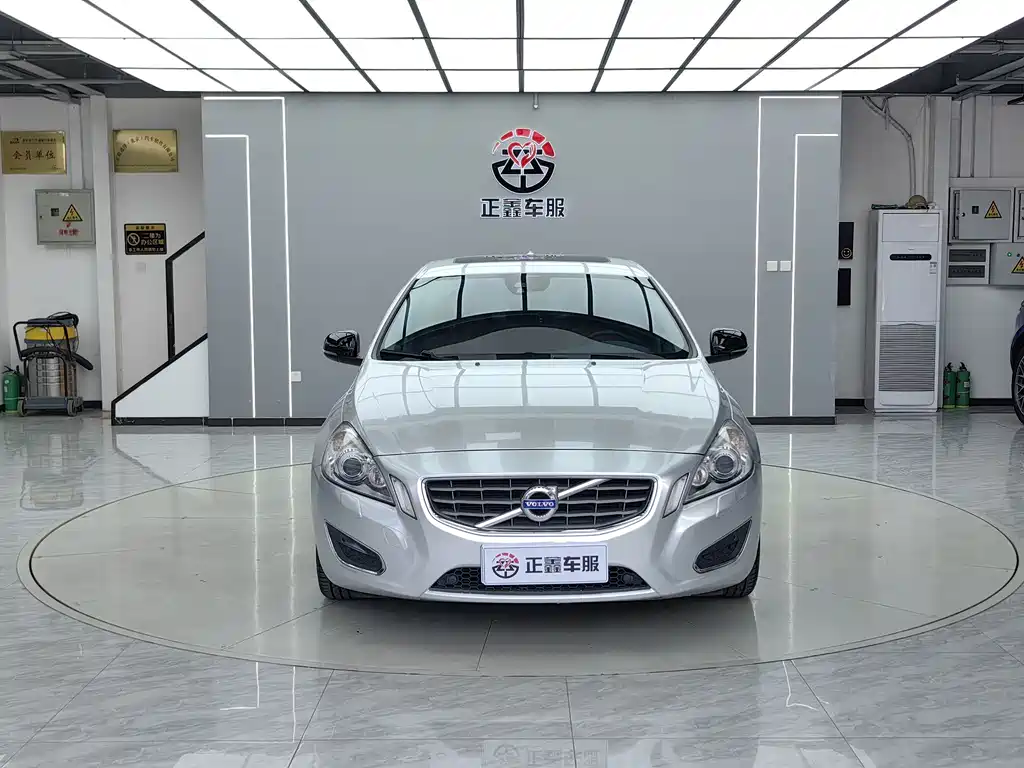 Volvo S60 (Import) — миниатюра 2