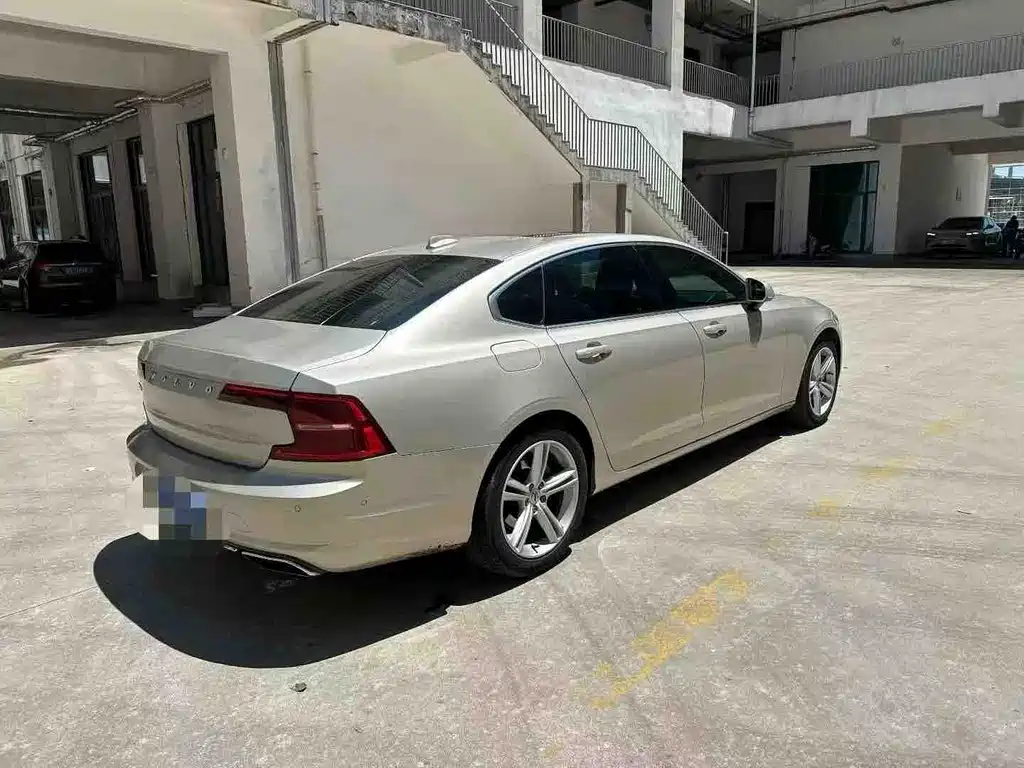 Volvo S90 — миниатюра 4
