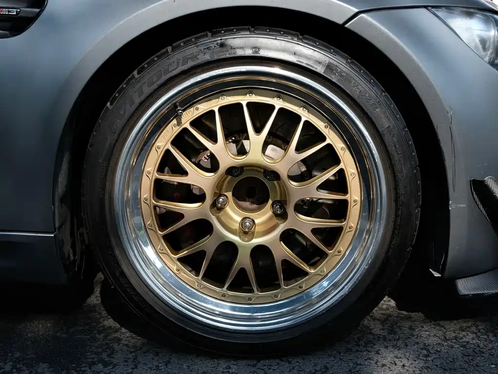 BMW M3 — миниатюра 11