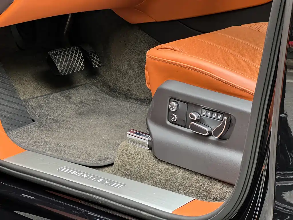 Bentley Bentayga — миниатюра 22
