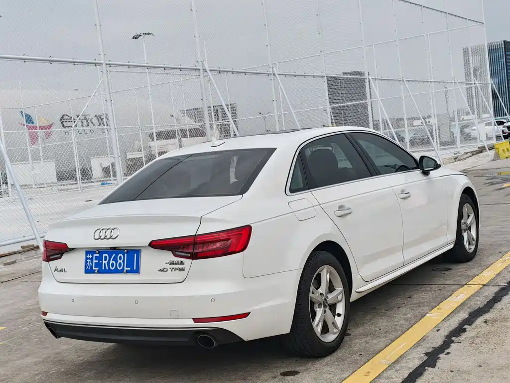 Audi A4L 2017 Plus 40 TFSI Fashion