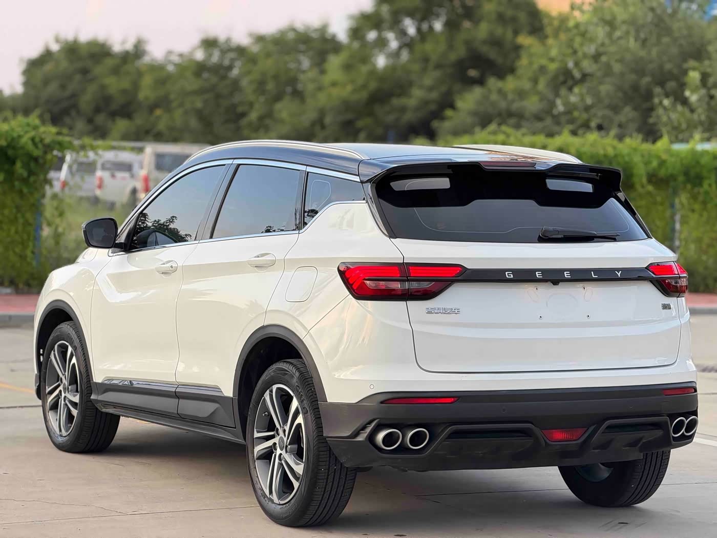 Geely Binyue 1.4 л 2021 г. Белый, пробег 19000 км
