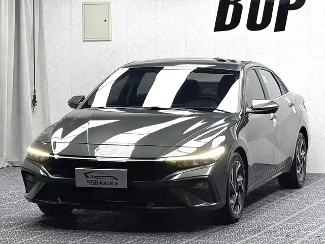 Hyundai Elantra