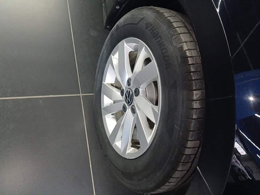Volkswagen Passat 1.4 л 2025 г. Чёрный, пробег 11600 км