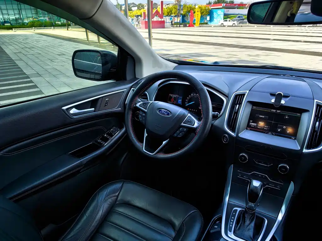 Ford Edge — миниатюра 16