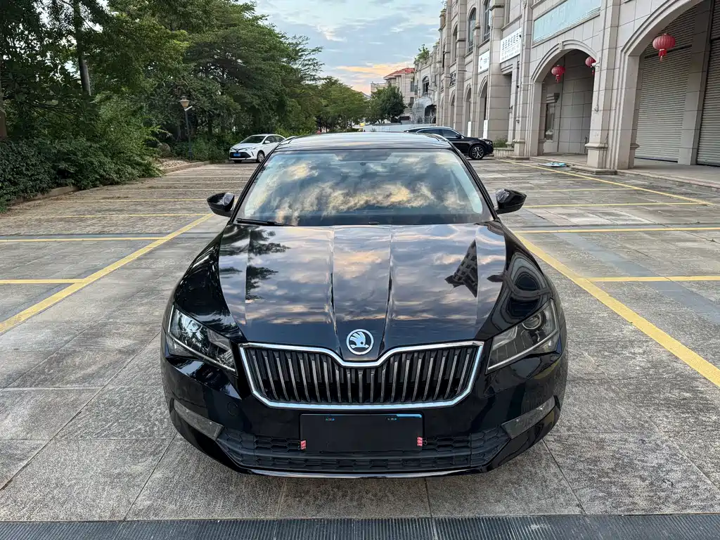 Skoda Superb — миниатюра 2