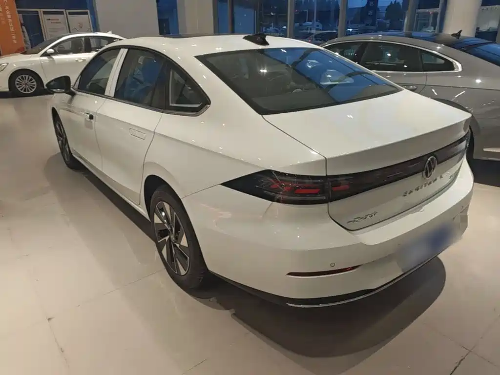 Volkswagen Sagitar — миниатюра 5