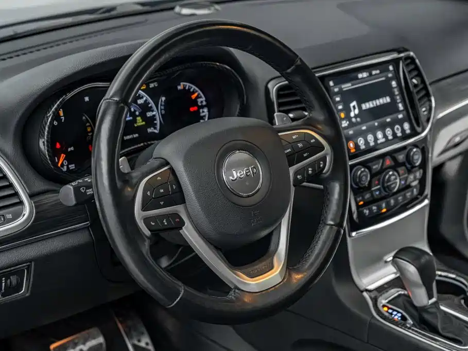Jeep Grand Cherokee (Import) — миниатюра 18