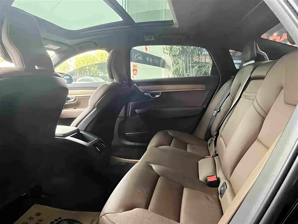 Volvo S90 — миниатюра 3
