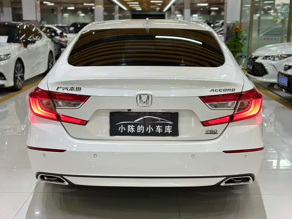 Honda Accord — миниатюра 8
