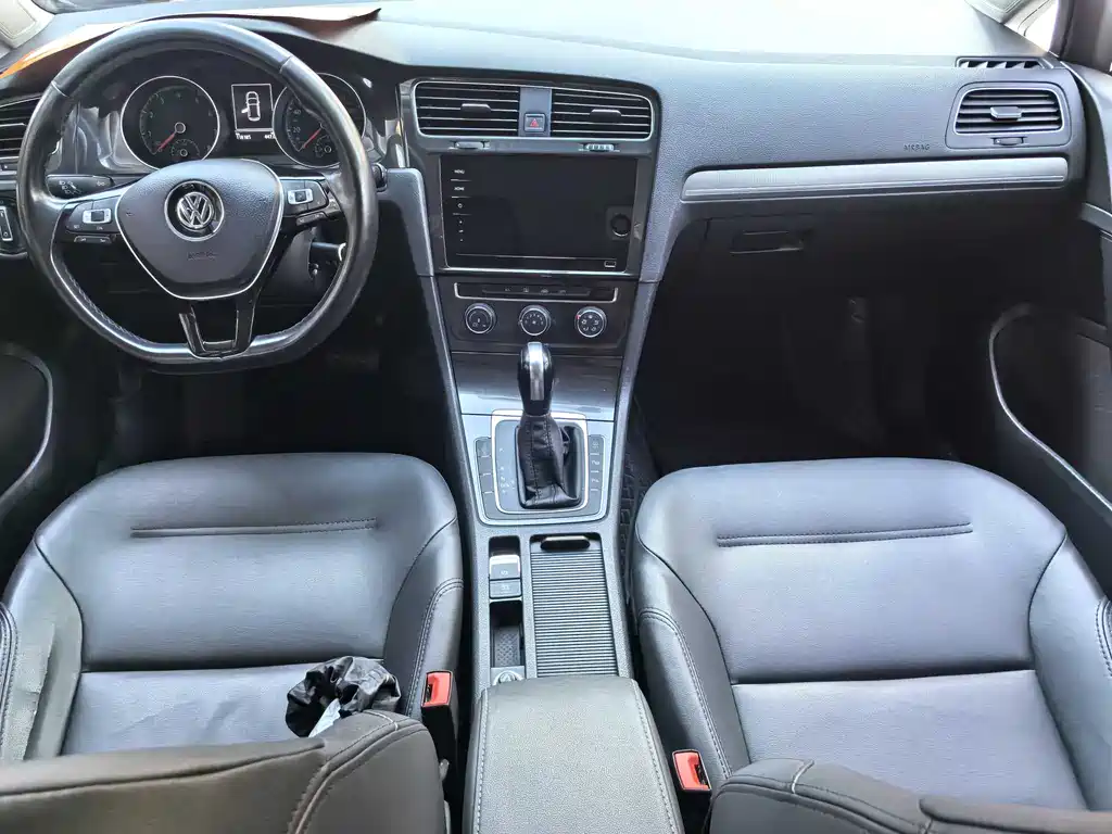 Volkswagen Golf 2018 1.6L AT Comfort