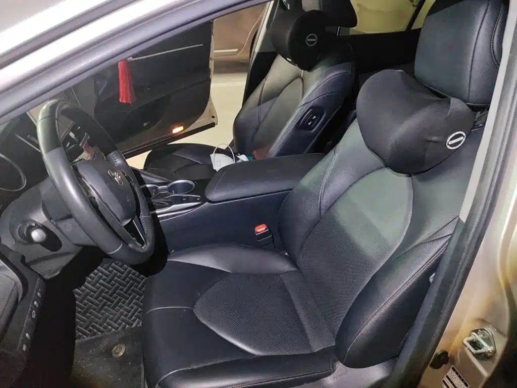 Toyota Camry — миниатюра 8